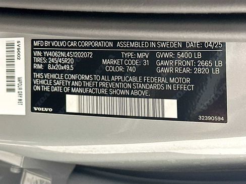 Used 2025 Volvo V90 B6 Cross Country Ultra w/ Climate Package image 30