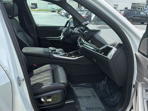 Used 2025 BMW X5 xDrive40i w/ Climate Comfort Package AWD/4WD image 14