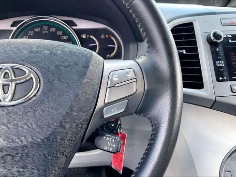 Used 2011 Toyota Venza w/ Leather Pkg FWD image 24