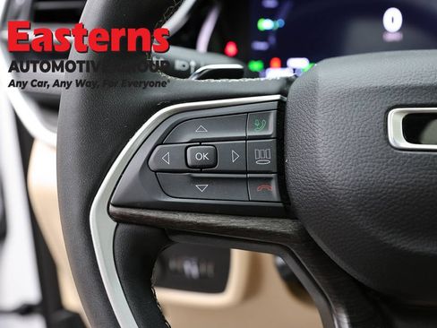 Used 2022 Jeep Grand Cherokee Limited 4xe w/ Luxury Tech Group II AWD/4WD image 15