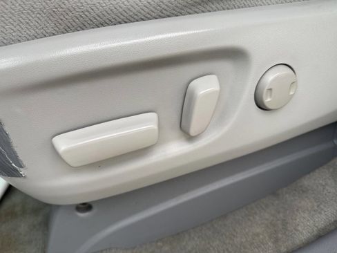 Used 2013 Toyota Sienna LE image 11