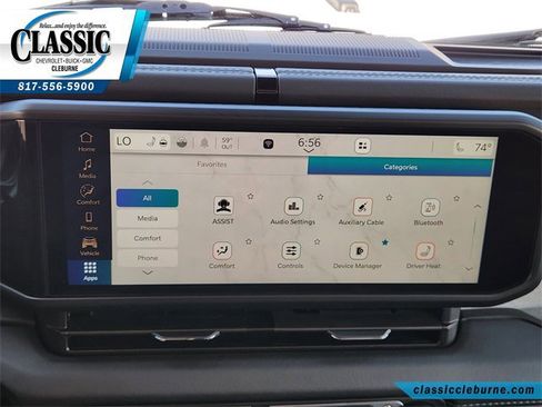 Used 2025 Jeep Wrangler Sahara image 17