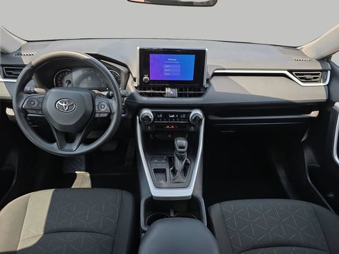 Used 2024 Toyota RAV4 XLE FWD image 9