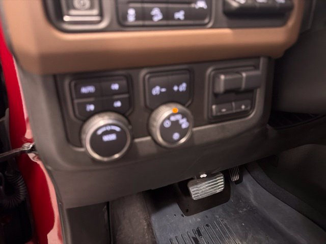 Used 2023 Chevrolet Suburban High Country w/ Advanced Technology Package AWD/4WD image 29