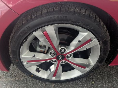 Used 2016 Hyundai Veloster w/ Option Group 02 FWD image 10