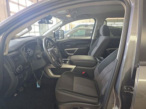 Used 2024 Nissan Titan SV w/ SV Convenience Package AWD/4WD image 9