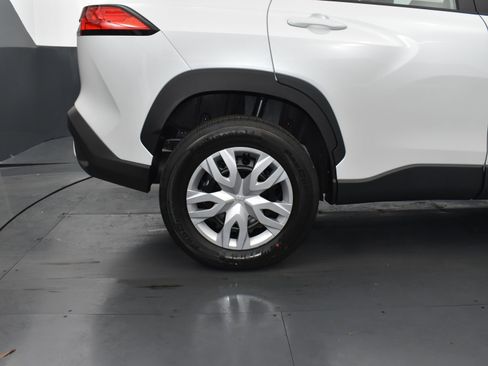 Used 2025 Toyota Corolla Cross L FWD image 9