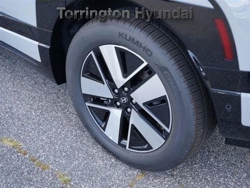 New 2026 Hyundai Ioniq 9 SEL image 14
