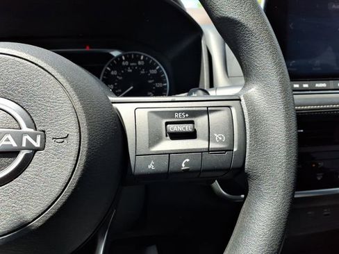 Used 2023 Nissan Rogue S AWD/4WD image 16