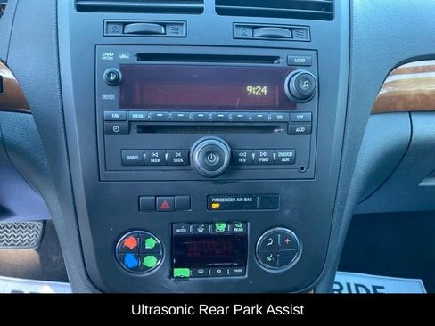 Used 2009 Saturn Outlook XR w/ Convenience Package FWD image 12