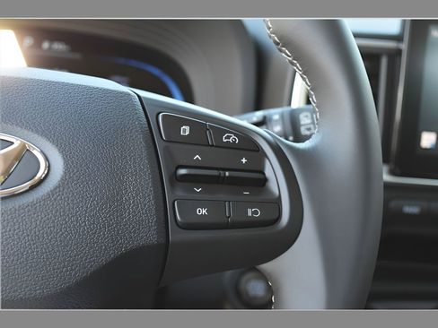 Used 2026 Hyundai Venue SEL image 17