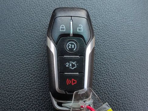 Used 2016 Ford Explorer XLT w/ Equipment Group 202A FWD image 29