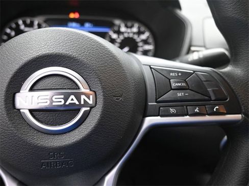 Used 2024 Nissan Altima 2.5 SV image 14