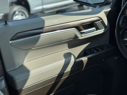 Used 2023 GMC Sierra 1500 SLT w/ SLT Premium Package image 17