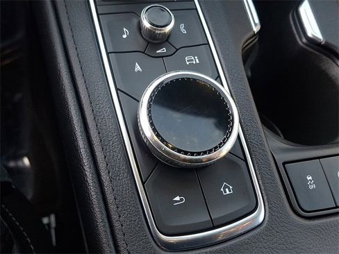 Used 2024 Cadillac XT4 Premium Luxury image 23