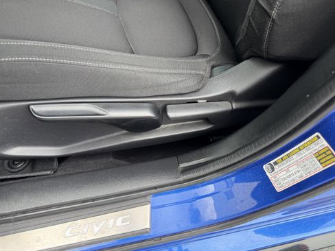 Used 2018 Honda Civic Sport image 13