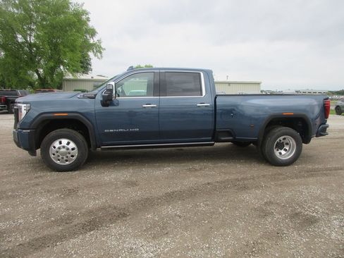 New 2026 GMC Sierra 3500 Denali Ultimate AWD/4WD image 10