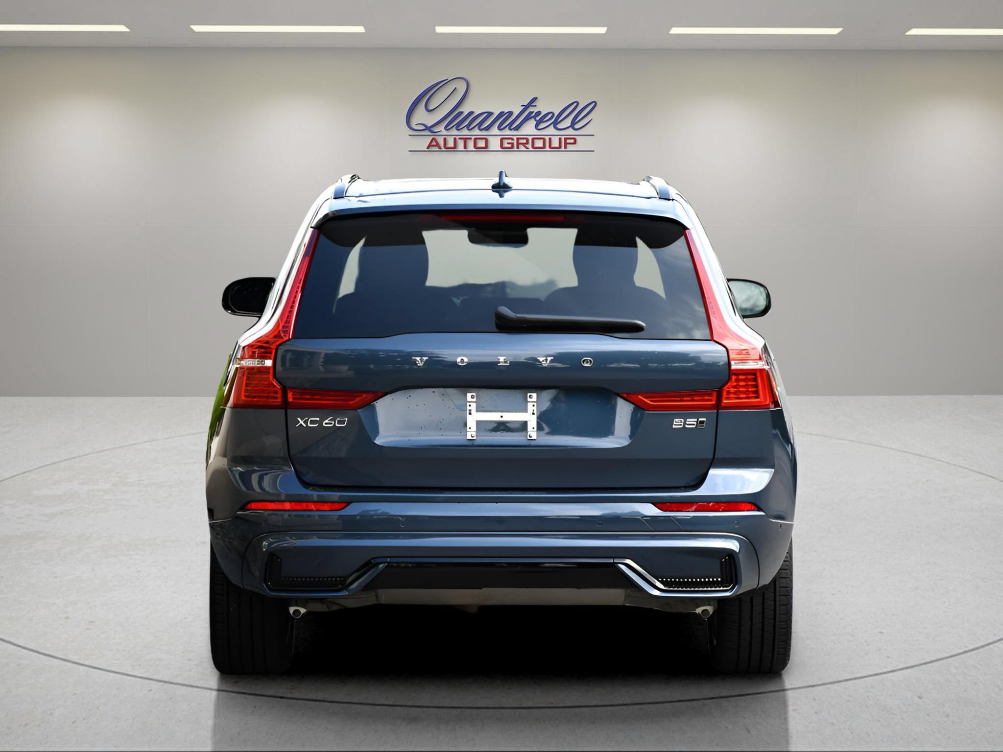 Certified 2024 Volvo XC60 B5 Plus w/ Climate Package AWD/4WD image 5