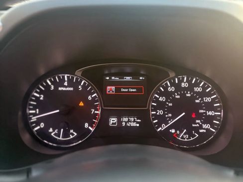 Used 2013 Nissan Pathfinder SV image 32