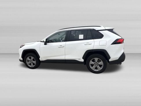 Used 2025 Toyota RAV4 XLE AWD/4WD image 8