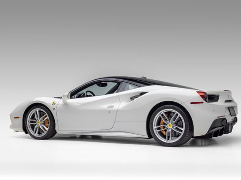 Used 2017 Ferrari 488 GTB image 16