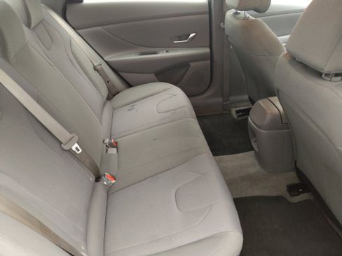Used 2025 Hyundai Elantra SE FWD image 19