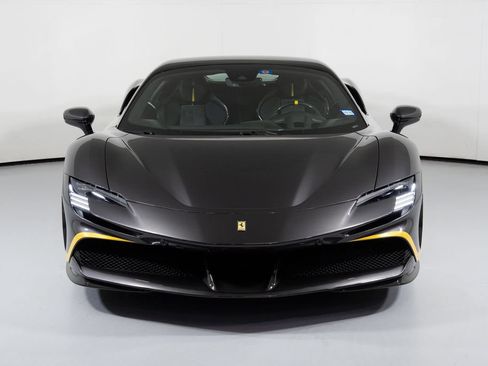 Used 2022 Ferrari SF90 Spider AWD/4WD image 8