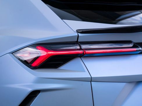 Used 2022 Lamborghini Urus AWD/4WD image 24