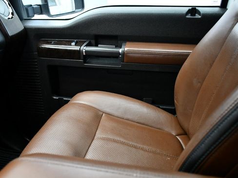 Used 2014 Ford F250 Platinum w/ FX4 Off-Road Package image 28