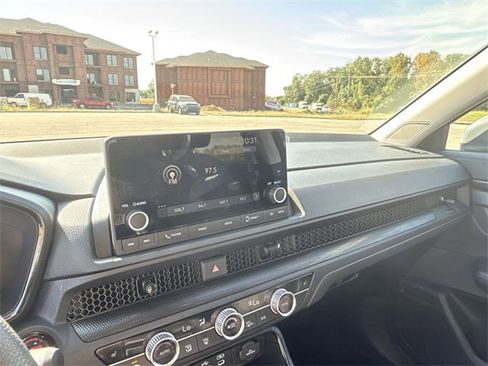 Used 2025 Honda CR-V EX image 23