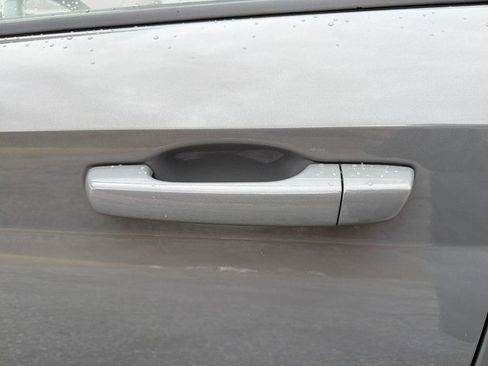 Certified 2022 Hyundai Venue SEL image 13