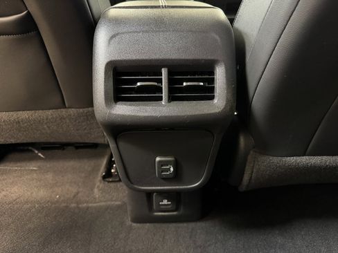 Used 2020 Chevrolet Equinox Premier image 18