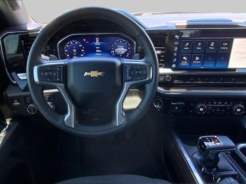 Used 2024 Chevrolet Silverado 1500 LT w/ Z71 Off-Road Package AWD/4WD image 6