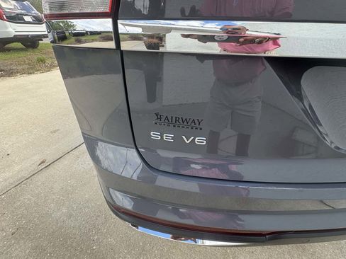 Used 2021 Volkswagen Atlas Cross Sport SE image 25