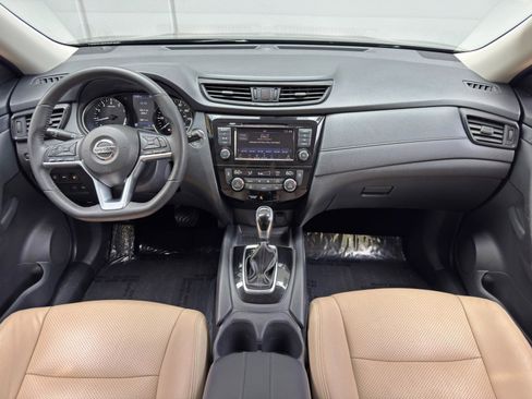 Used 2020 Nissan Rogue SV FWD image 11