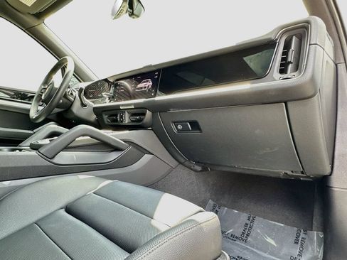 Certified 2026 Porsche Cayenne AWD/4WD image 31