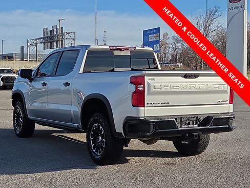 Used 2022 Chevrolet Silverado 1500 ZR2 w/ Technology Package image 4