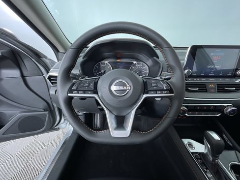 Certified 2025 Nissan Altima 2.5 SR AWD/4WD image 16