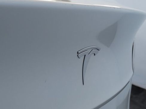 Used 2023 Tesla Model Y Long Range image 10