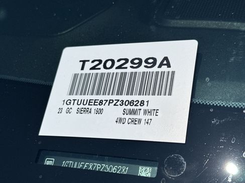 Used 2023 GMC Sierra 1500 AT4 w/ AT4 Premium Package AWD/4WD image 42