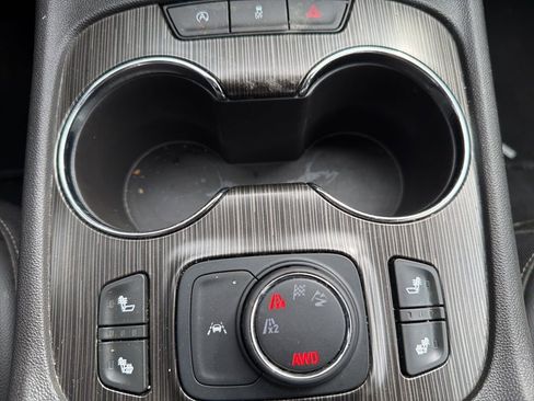 Used 2023 GMC Acadia SLT AWD/4WD image 24