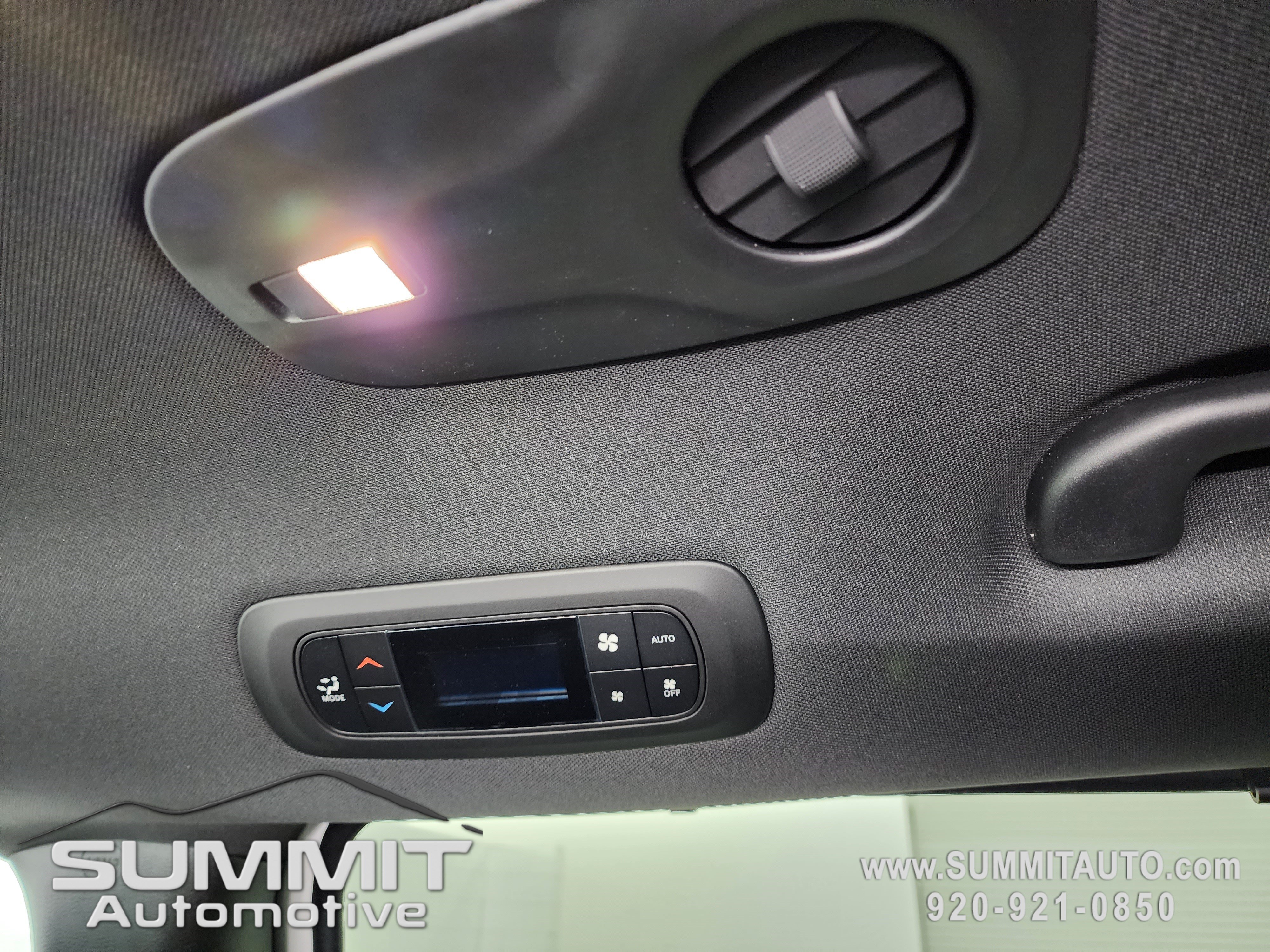New 2027 Chrysler Pacifica Select w/ Family Tech Group AWD/4WD image 35