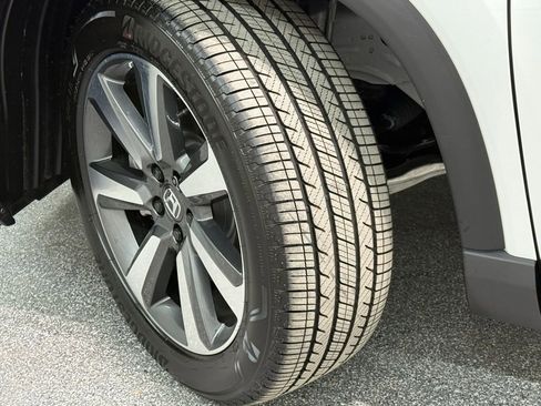 Used 2025 Honda Pilot Elite image 37