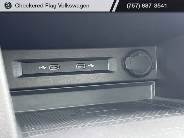 Used 2022 Volkswagen Tiguan SE w/ Panoramic Sunroof Package AWD/4WD image 44