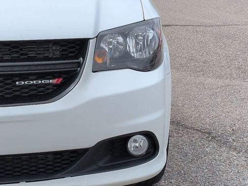 Used 2019 Dodge Grand Caravan SE FWD image 10