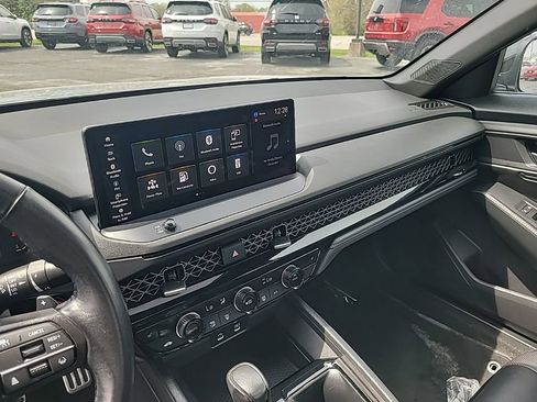 Used 2023 Honda Accord Sport image 9