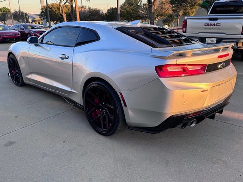 Used 2017 Chevrolet Camaro SS image 10
