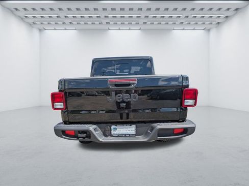 New 2025 Jeep Gladiator Sport AWD/4WD image 5