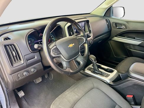 Used 2022 Chevrolet Colorado LT w/ LT Convenience Package AWD/4WD image 9