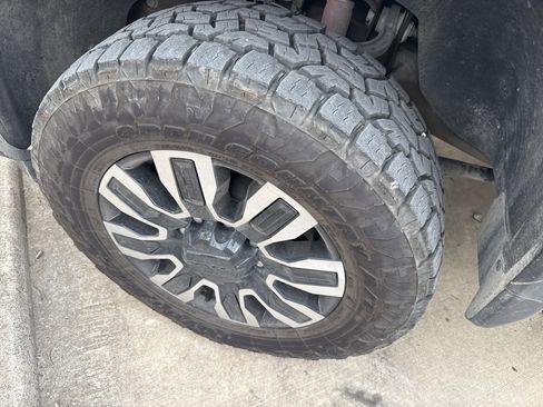 Used 2024 GMC Sierra 2500 Denali Ultimate w/ Max Trailering Package image 9